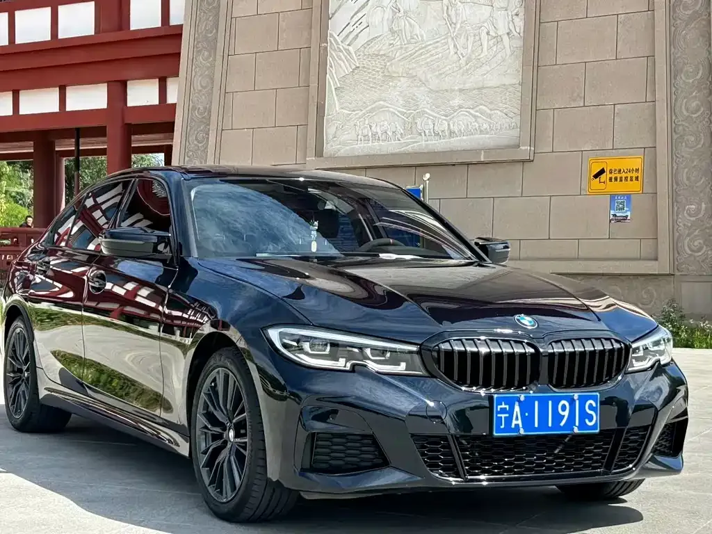 BMW 3 Series — фото 1