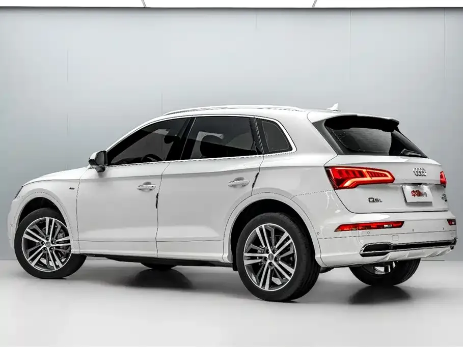 Audi Q5L — фото 2