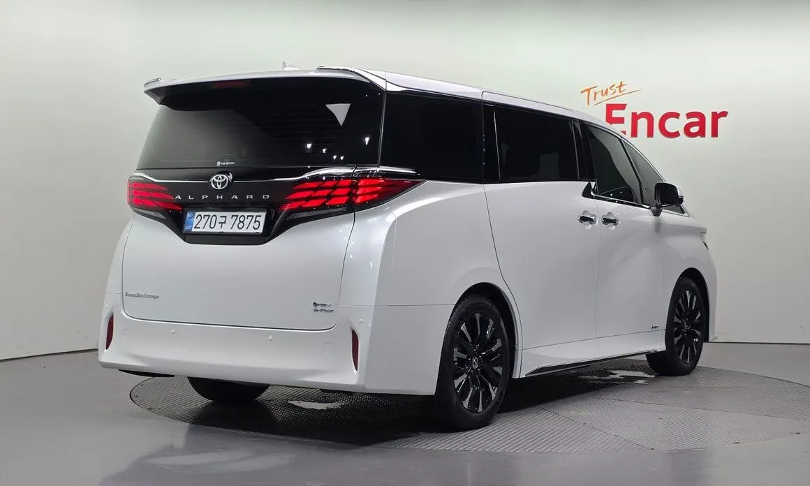 Toyota Alphard — фото 7