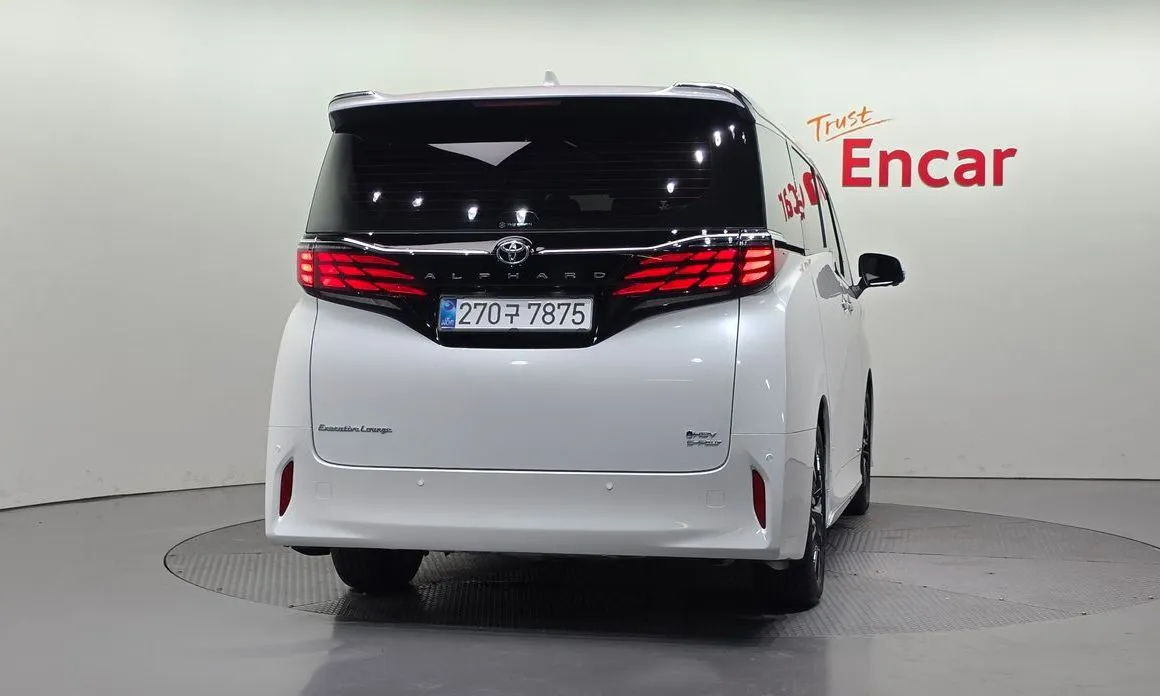 Toyota Alphard — фото 5