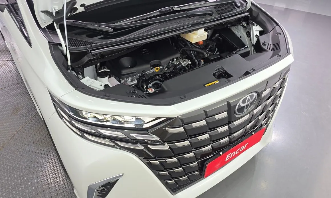 Toyota Alphard — фото 2