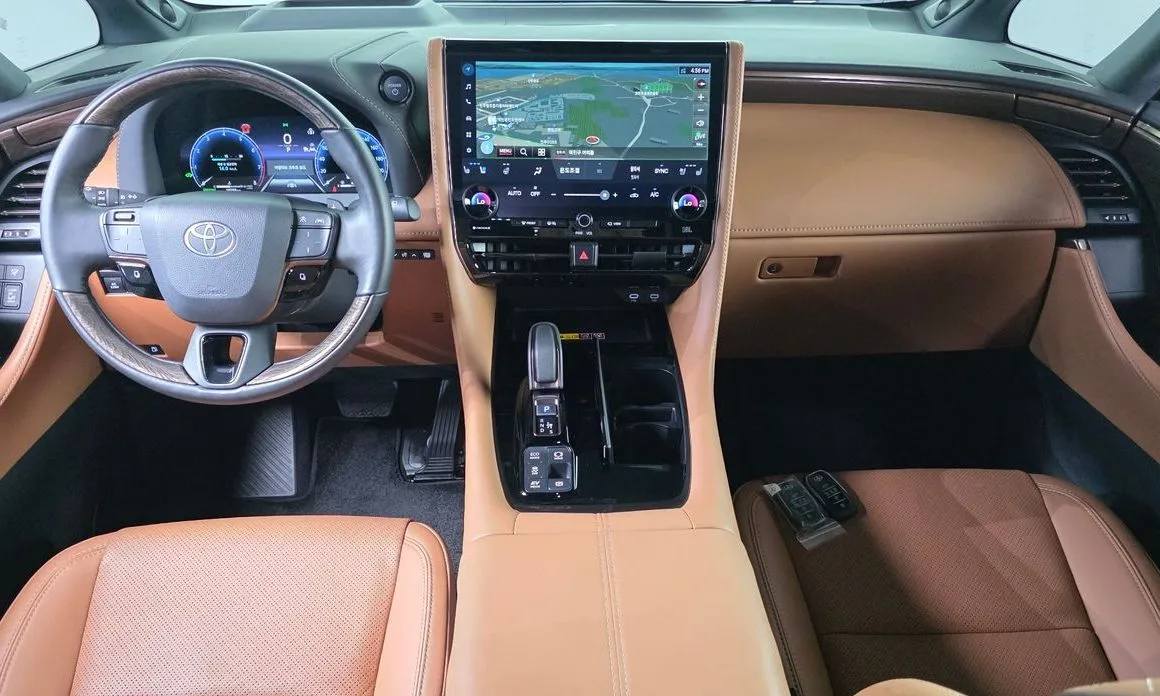 Toyota Alphard — фото 8