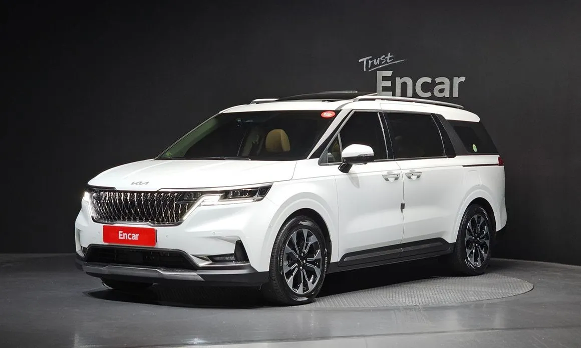 Kia Carnival — фото 1