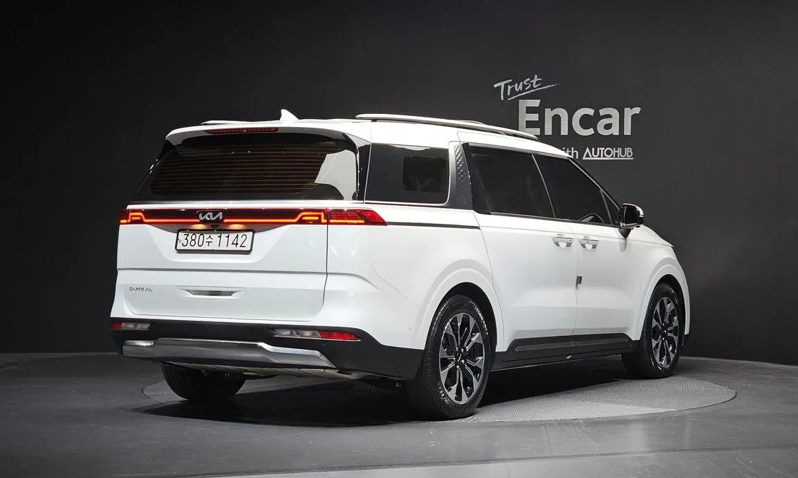 Kia Carnival — фото 4