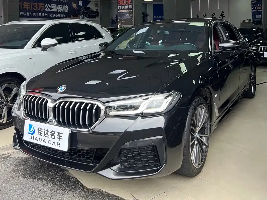 BMW 5 Series — фото 1