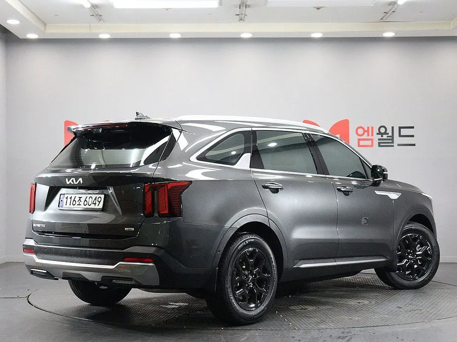 Kia Sorento — фото 9