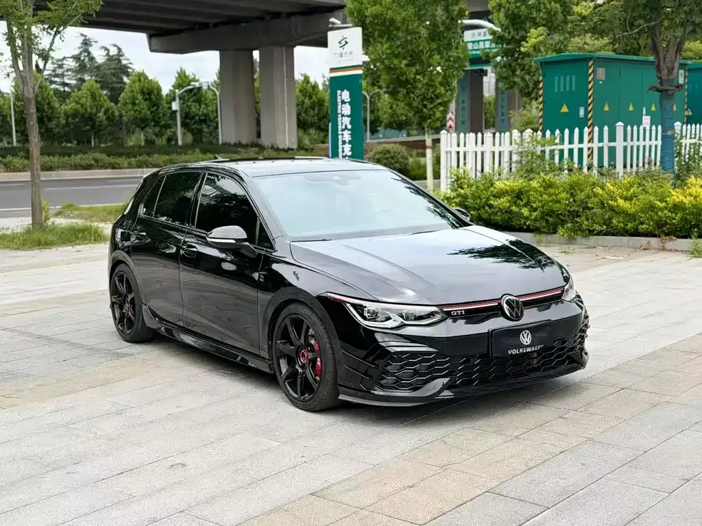 Volkswagen Golf GTI — фото 8