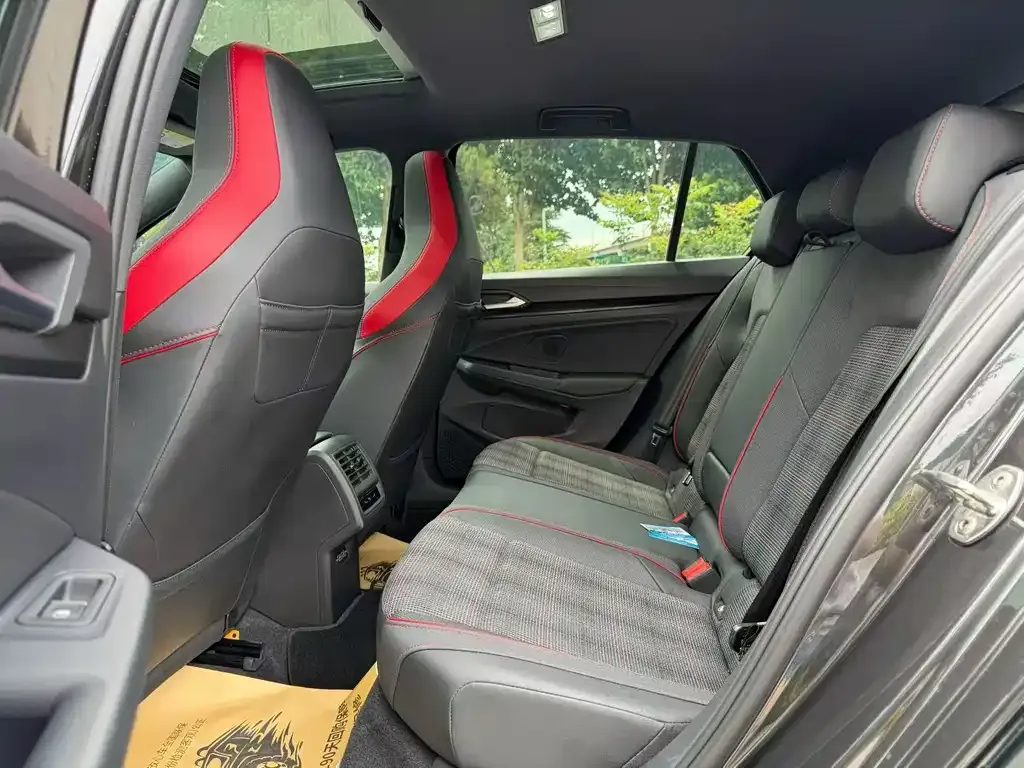 Volkswagen Golf GTI — фото 4