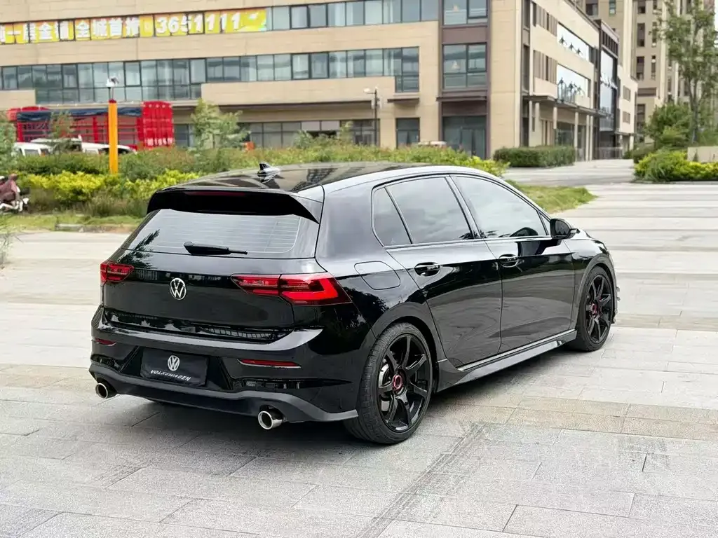 Volkswagen Golf GTI — фото 5