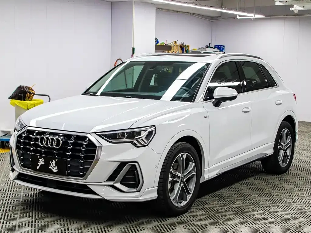 Audi Q3 — фото 1