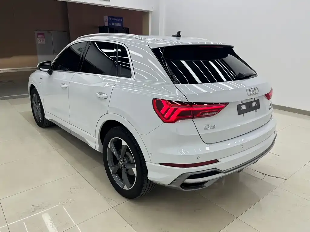 Audi Q3 — фото 5