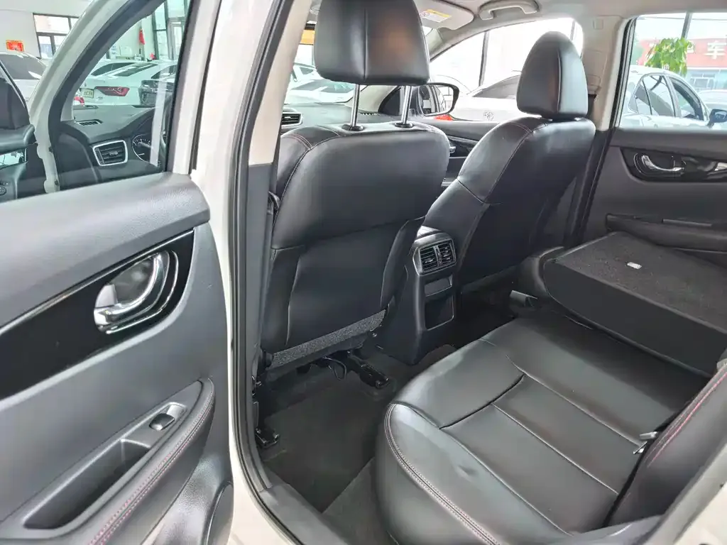 Nissan Qashqai — фото 4