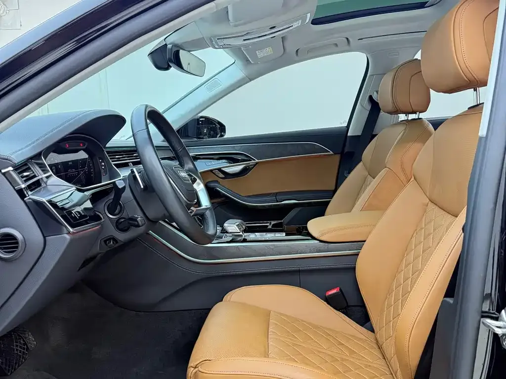 Audi A8 — фото 4