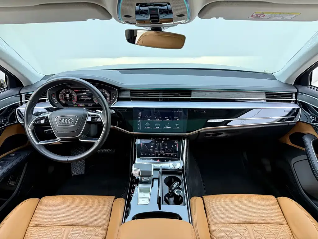 Audi A8 — фото 5