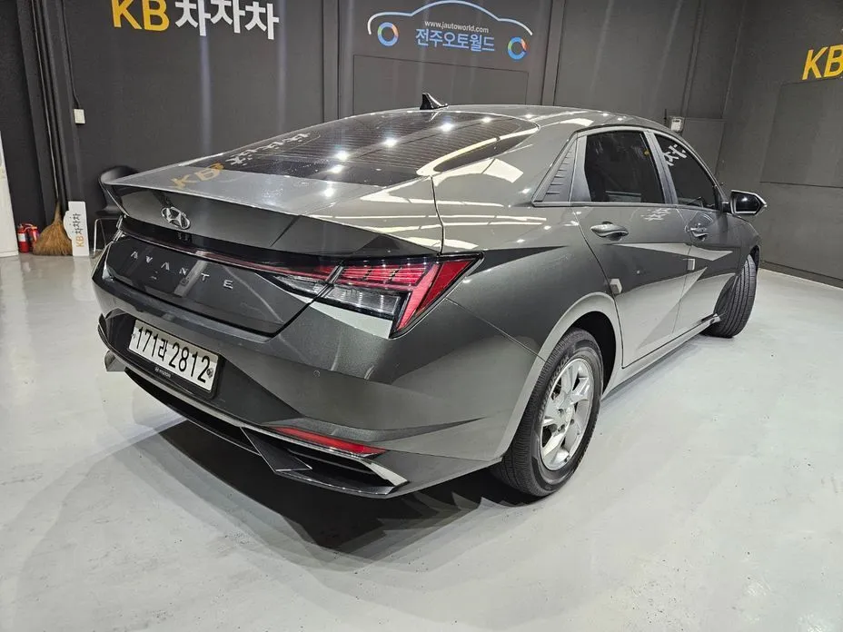 Hyundai AVANTE — фото 10