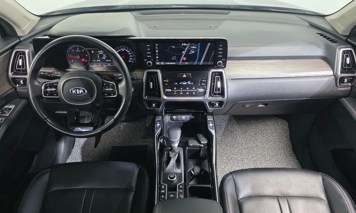 Kia Sorento — фото 8