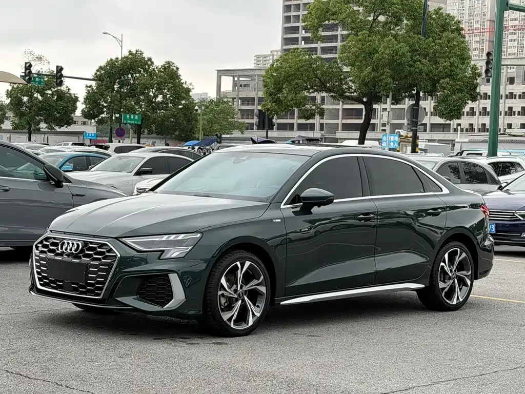 Audi A3 — фото 1