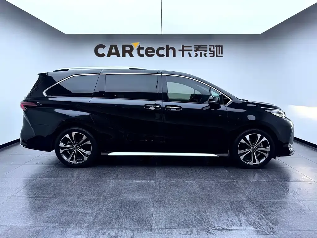 Toyota Granvia — фото 9