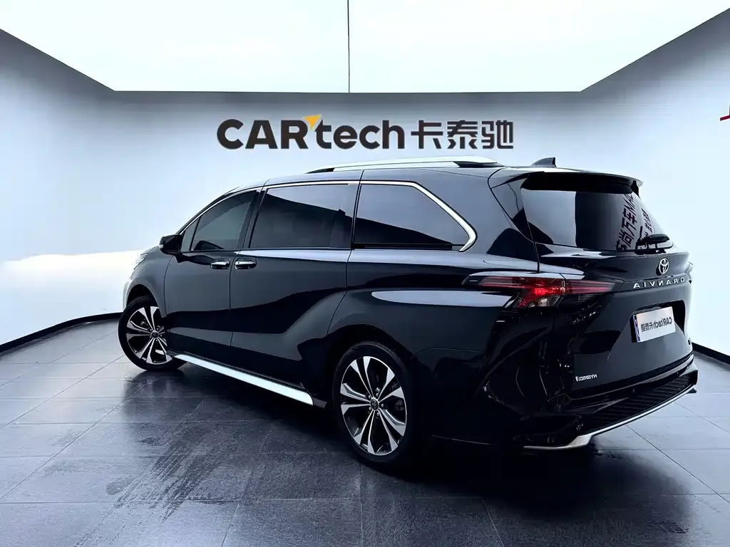 Toyota Granvia — фото 5