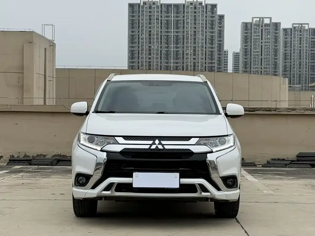 Mitsubishi Outlander 2022 из CN, фото 7