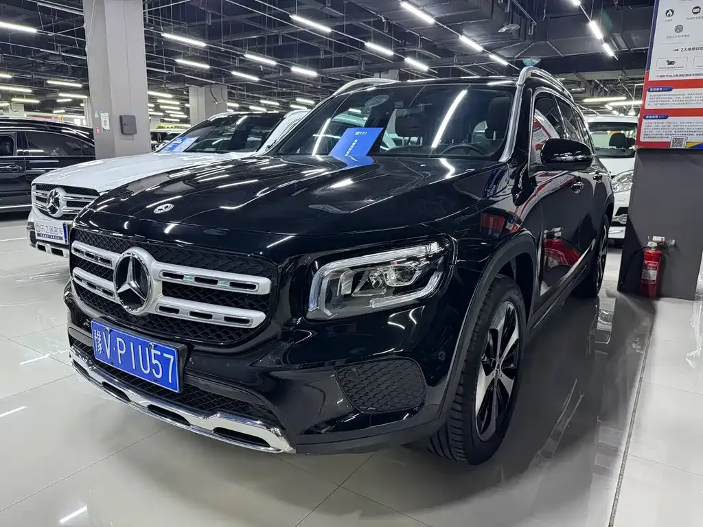 Mercedes-Benz GLB — фото 1