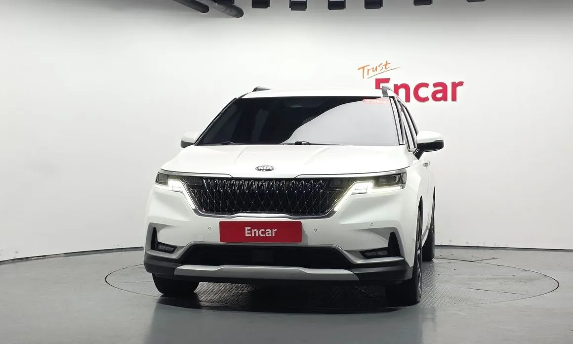 Kia Carnival — фото 10