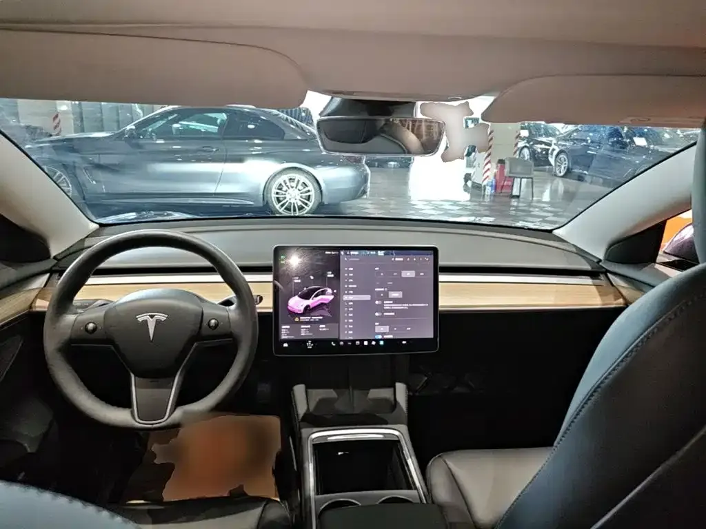 Tesla Model 3 — фото 5