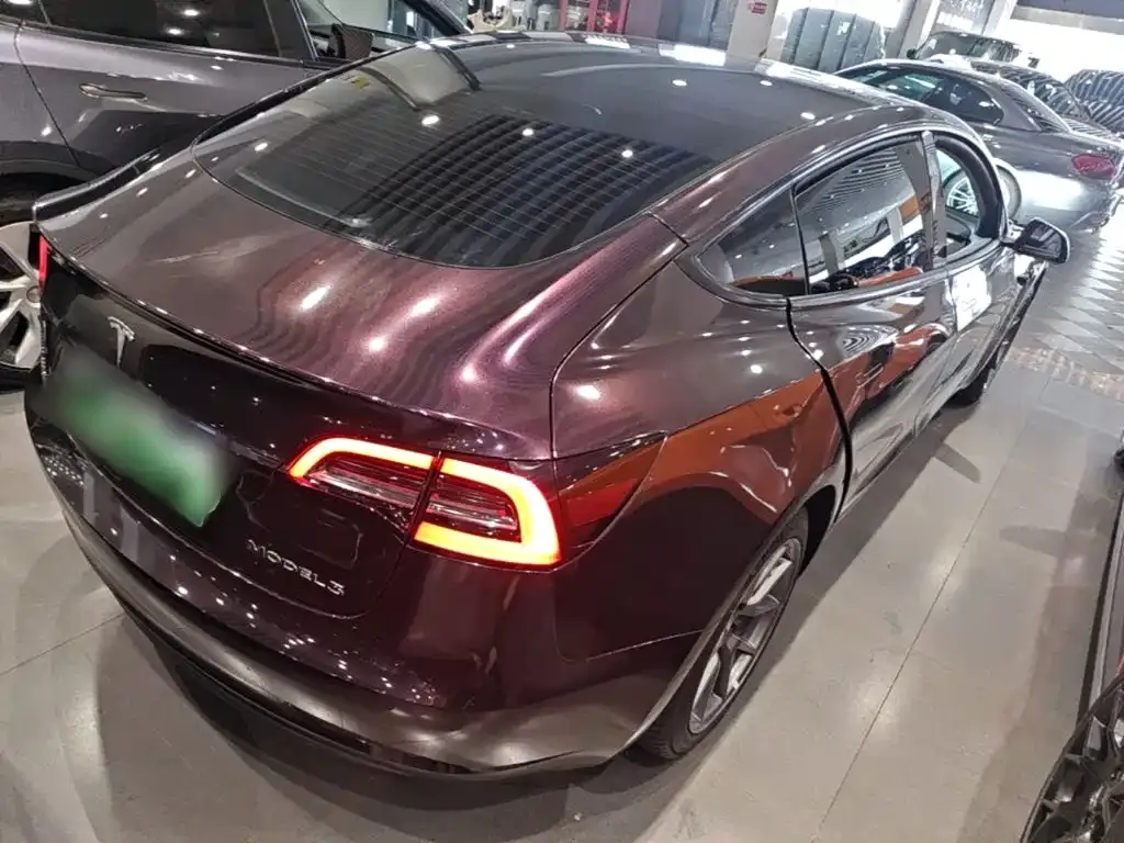 Tesla Model 3 — фото 3