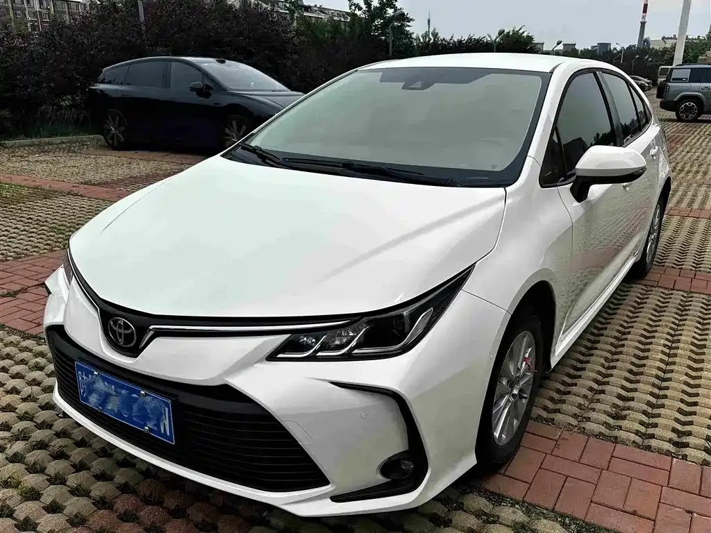 Toyota Corolla — фото 1
