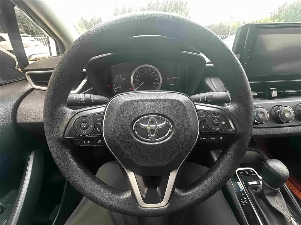 Toyota Corolla — фото 5
