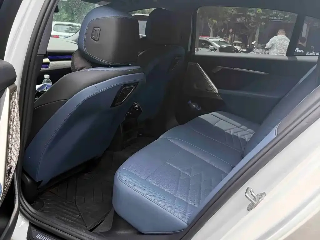 BMW i5 2024 из CN, фото 3