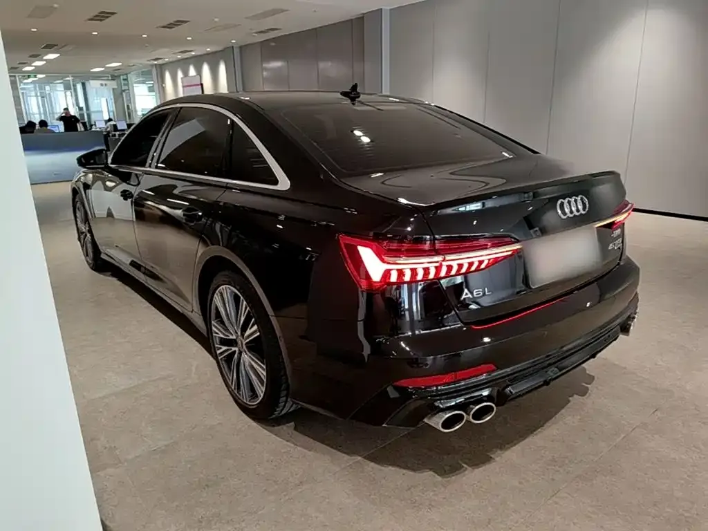 Audi A6L — фото 10