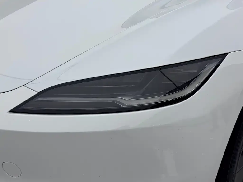 Tesla Model 3 — фото 2