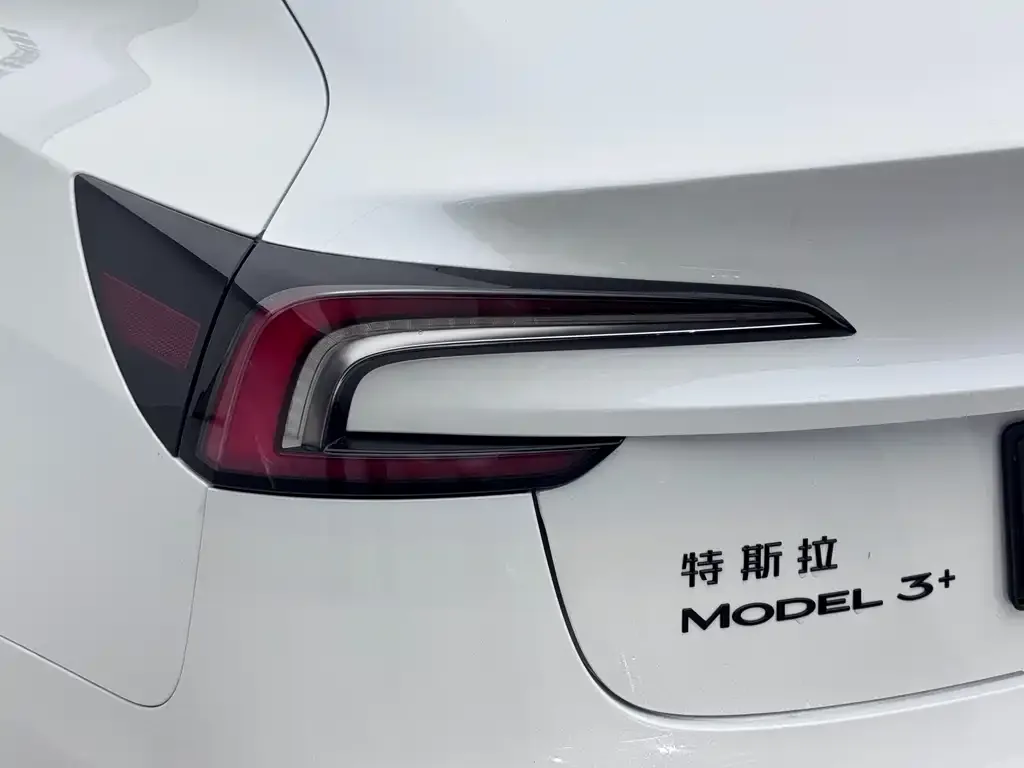 Tesla Model 3 — фото 7