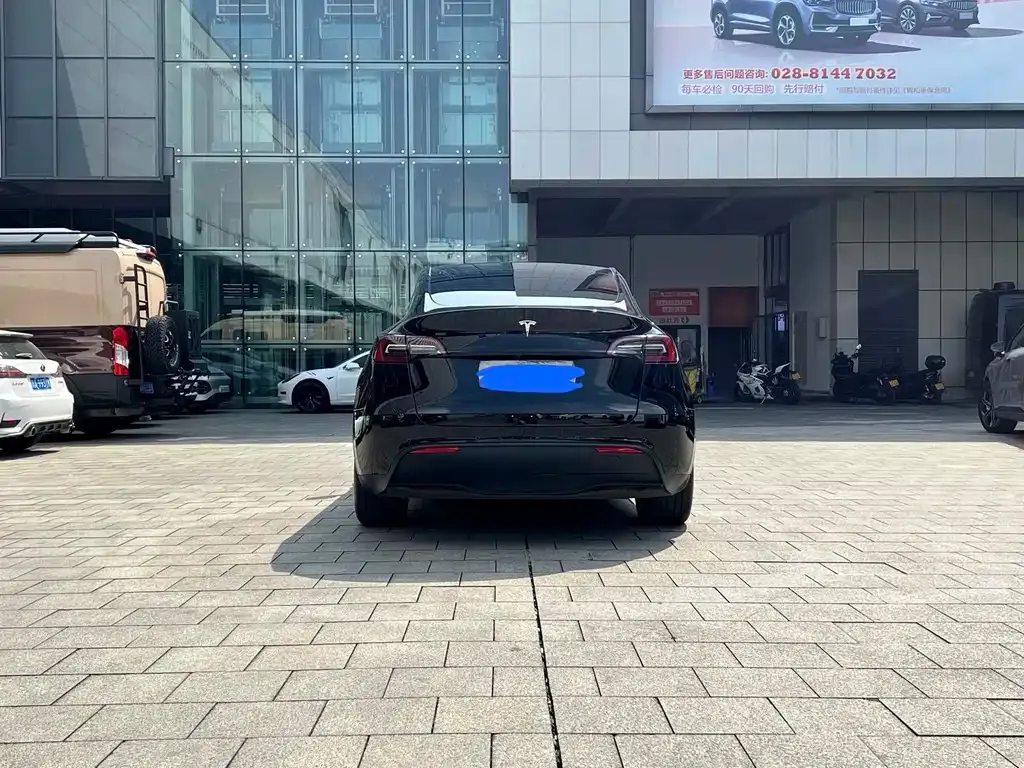 Tesla Model Y — фото 3