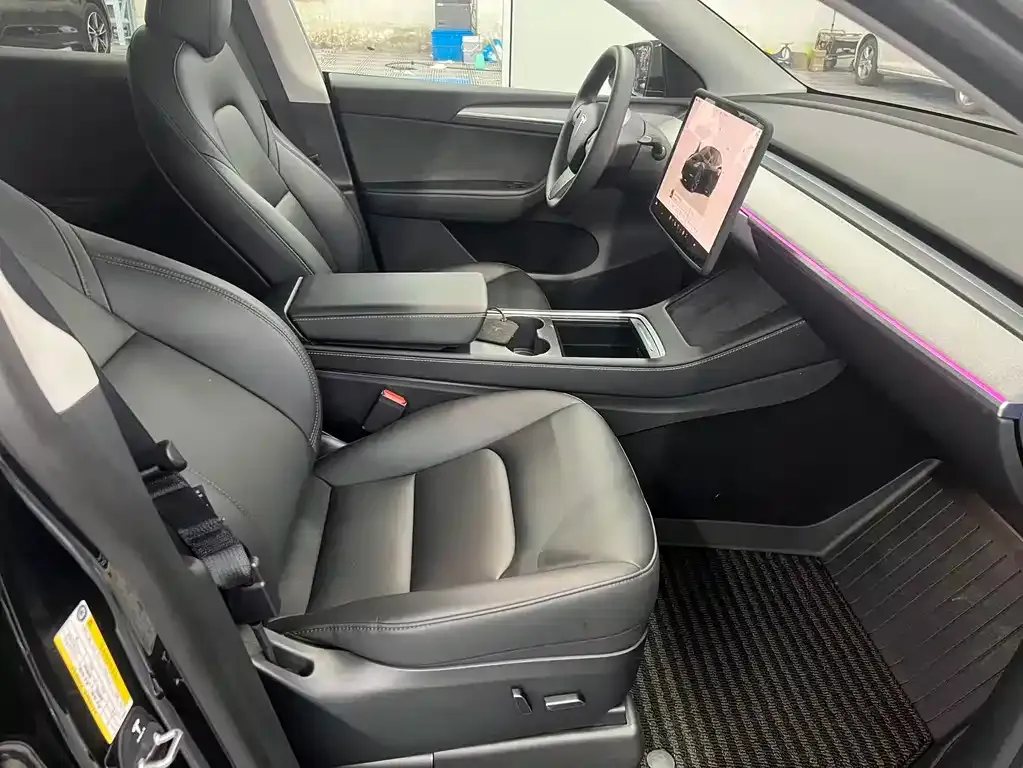 Tesla Model Y — фото 8