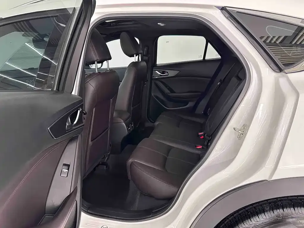 Mazda CX-4 2022 из CN, фото 7