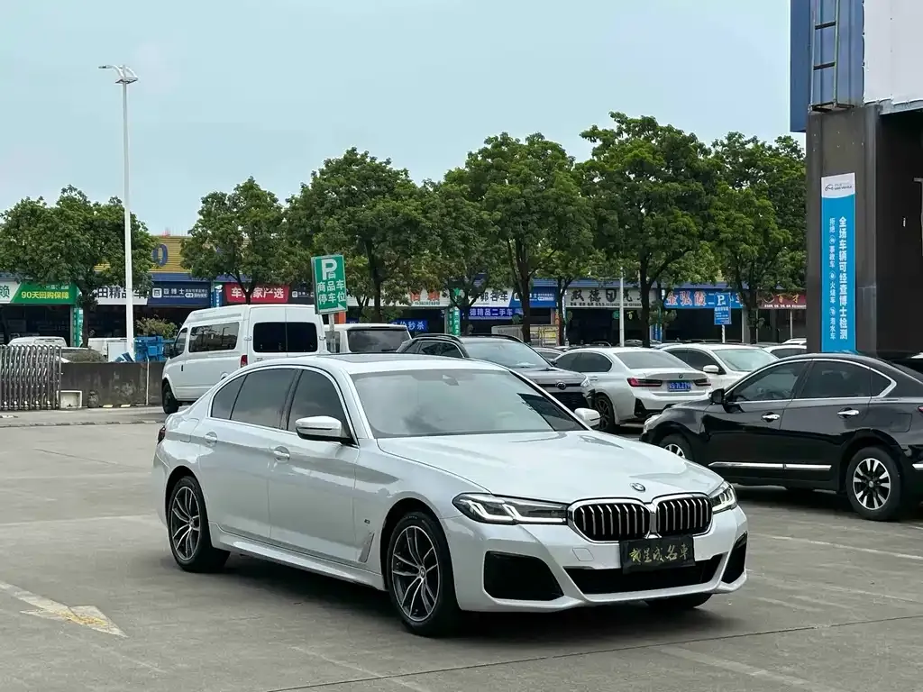 BMW 5 Series — фото 4