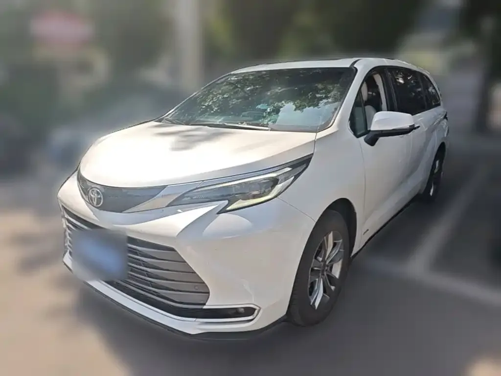 Toyota Sienna — фото 5