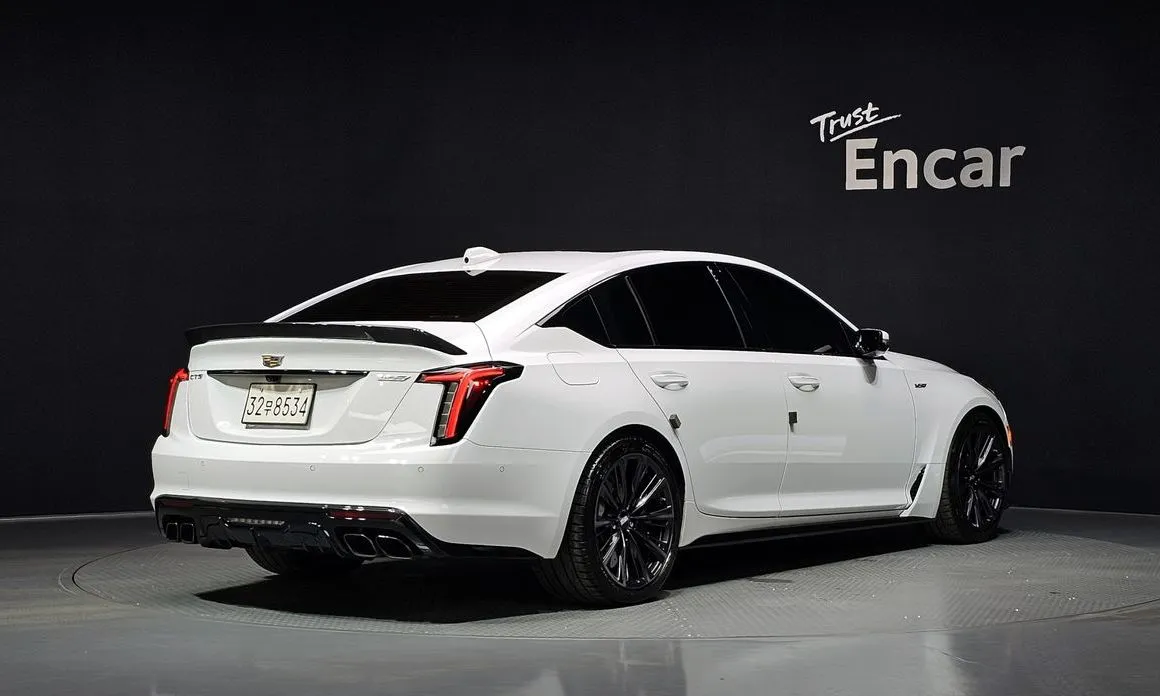 Cadillac CT5-V — фото 8