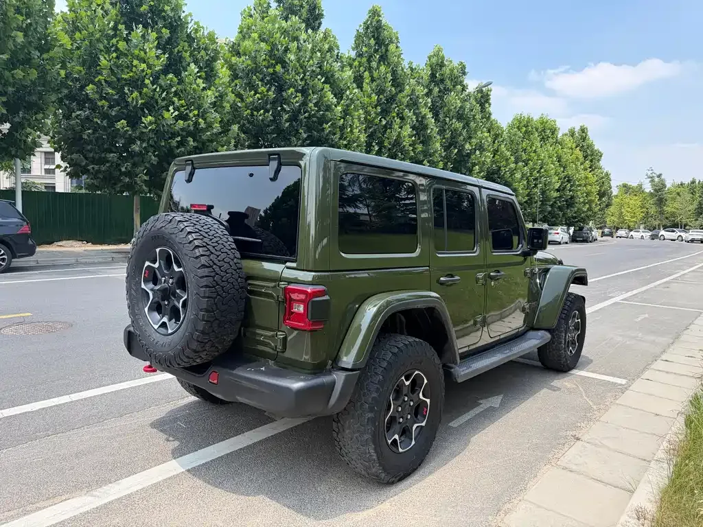 Jeep Wrangler — фото 6
