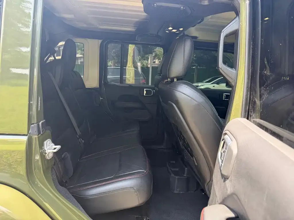 Jeep Wrangler — фото 2