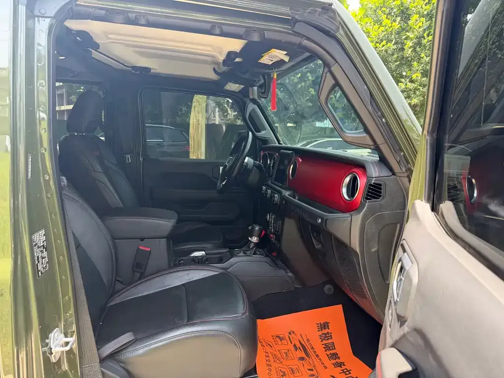 Jeep Wrangler — фото 10