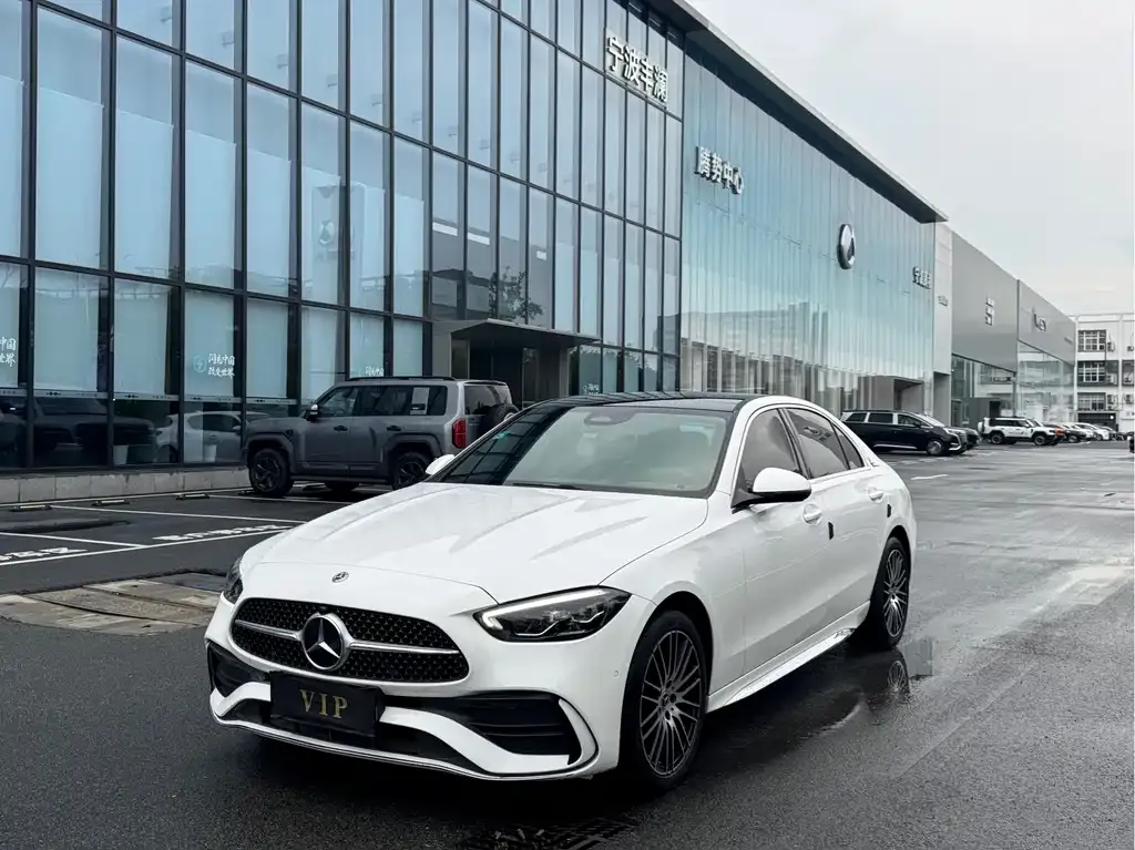 Mercedes-Benz C-Class — фото 1
