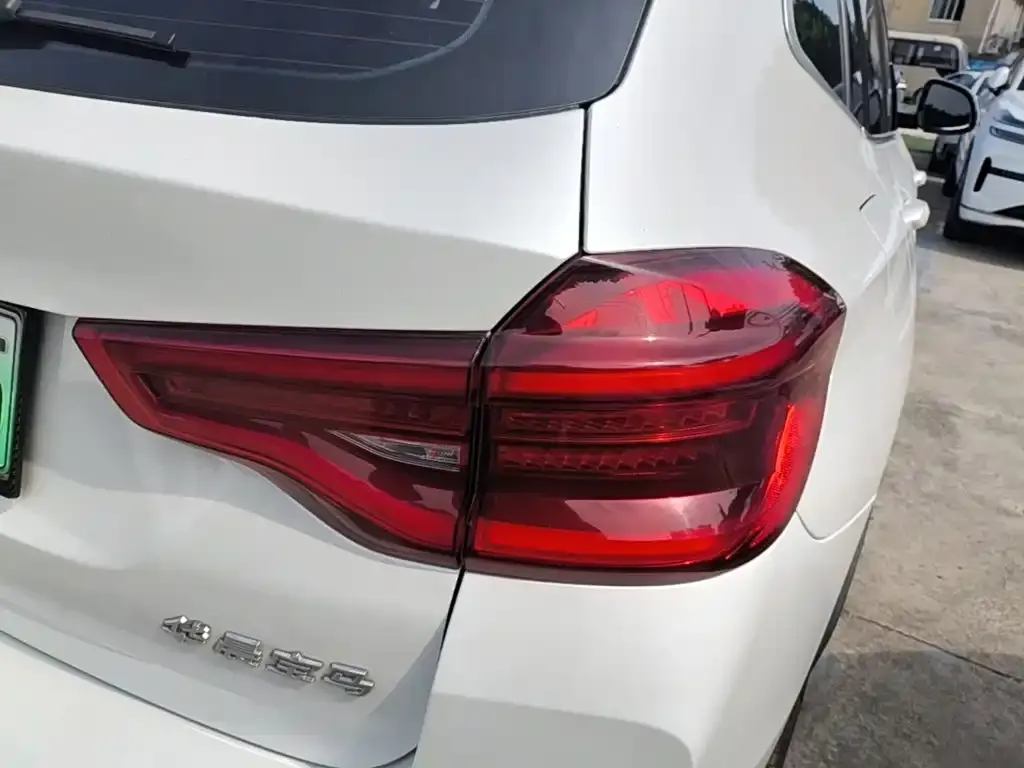 BMW iX3 — фото 2