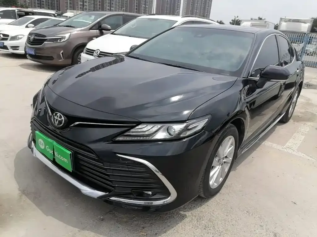 Toyota Camry — фото 10