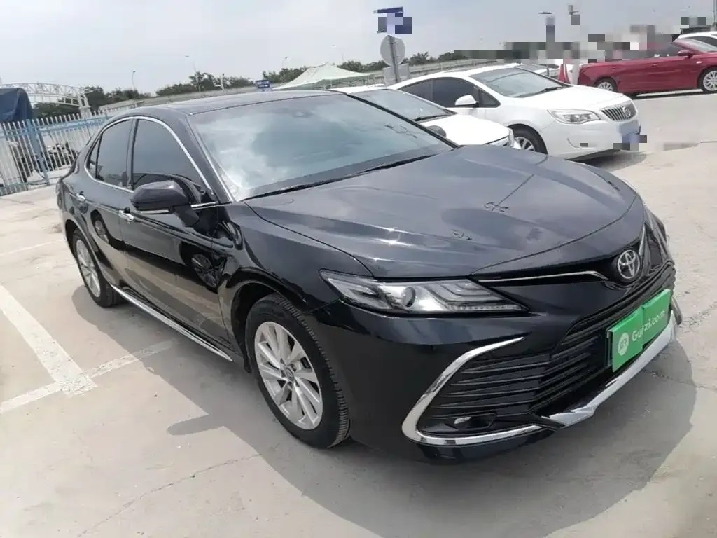Toyota Camry — фото 3
