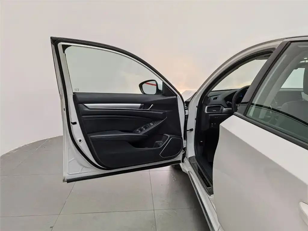 Honda Accord — фото 4