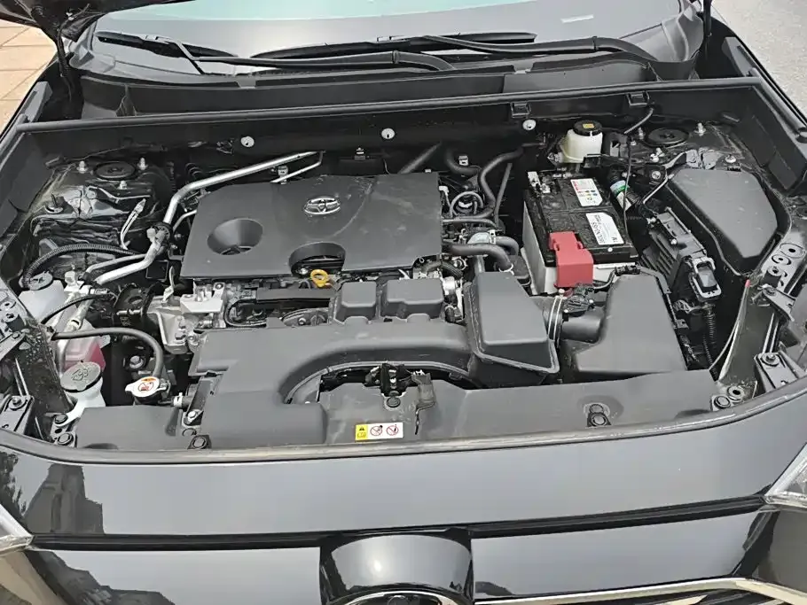 Toyota RAV4 — фото 7