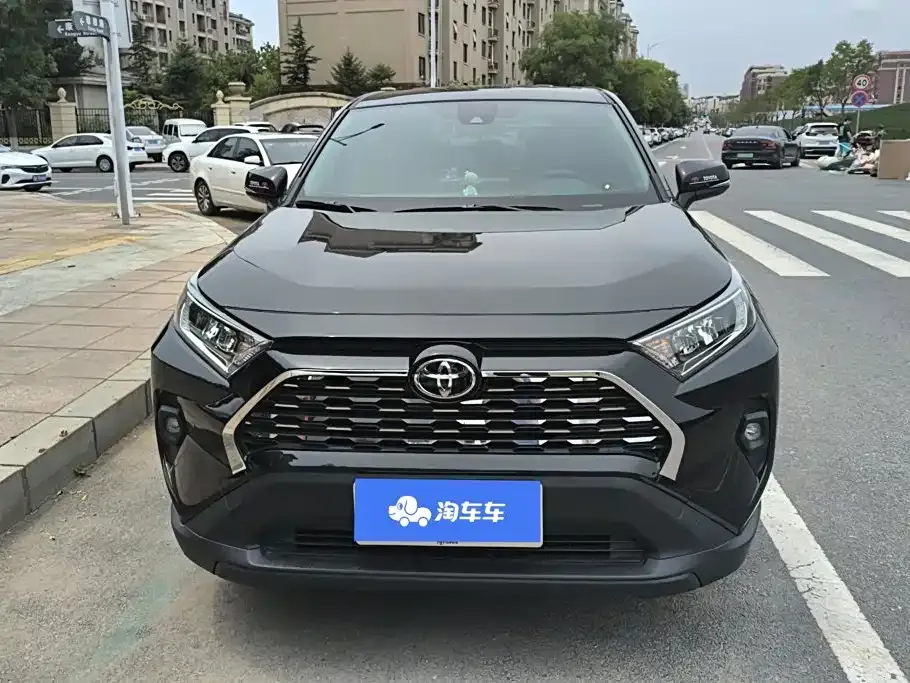 Toyota RAV4 — фото 10